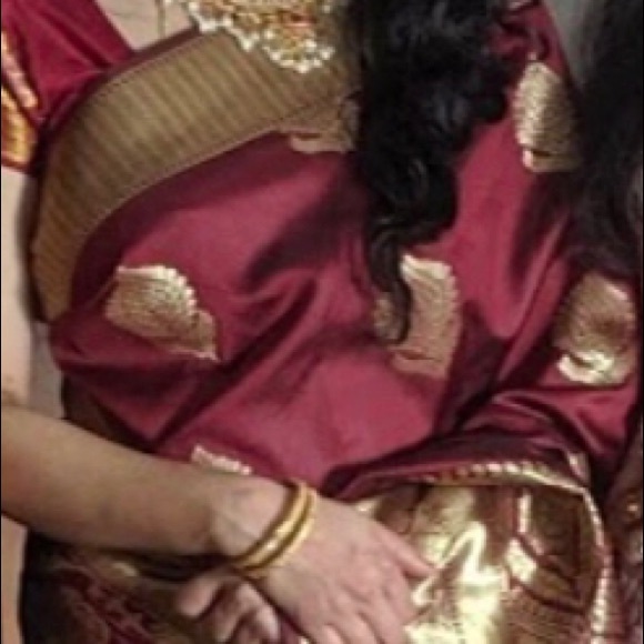 Magenta colour Baranase saree - Picture 7 of 8